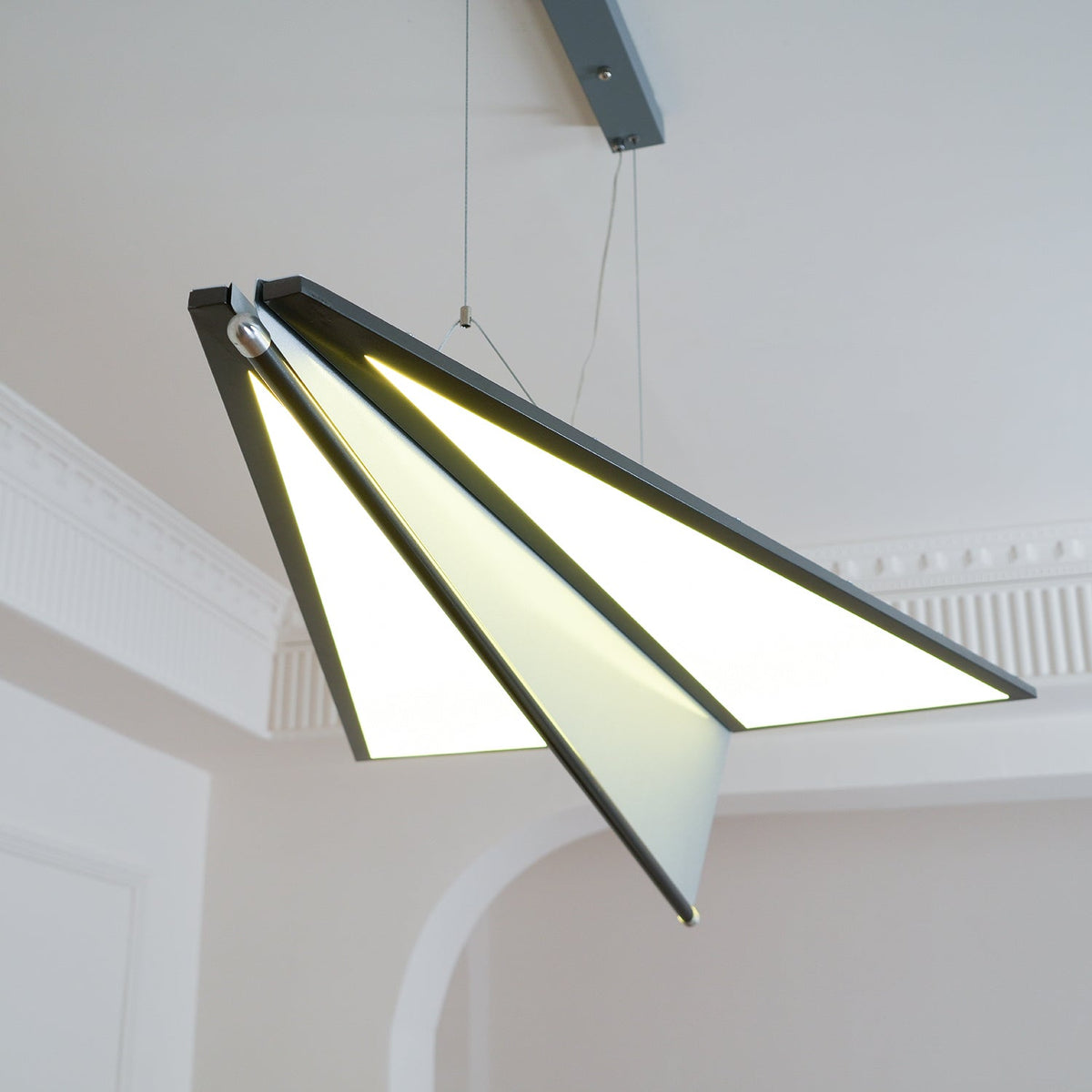 Airplane Integrated LED Pendant Light / L 40.9″ x W 27.9″ x H 8.7″ / Dark Grey & White / Cool Light