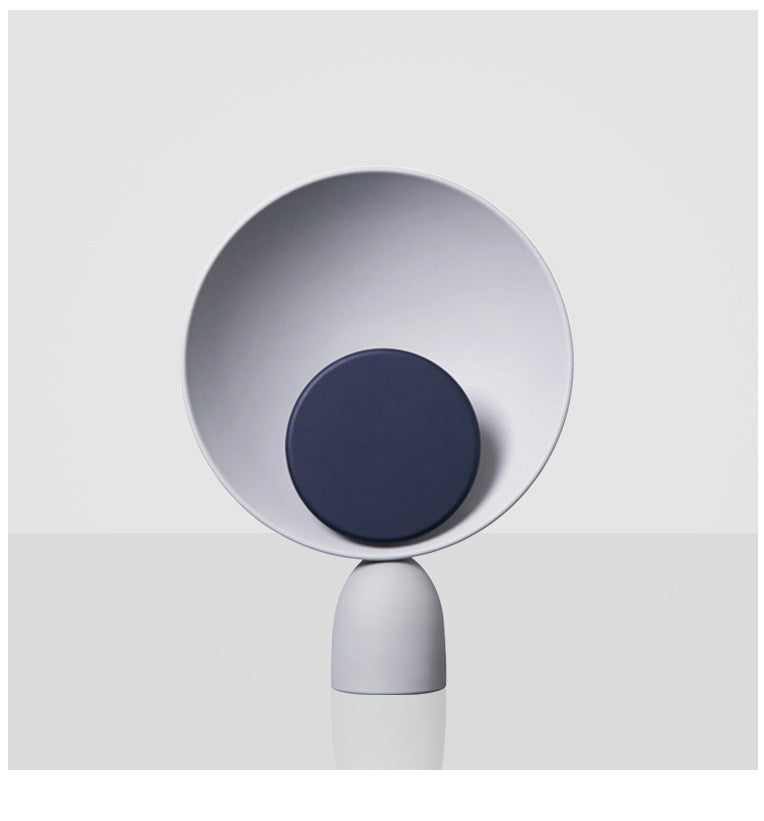 Nordic Metal Table Lamp / Offwhite / US