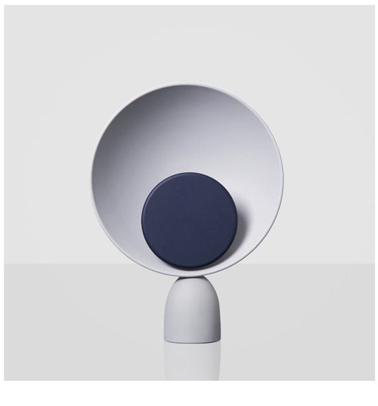 Nordic Metal Table Lamp / Offwhite / US